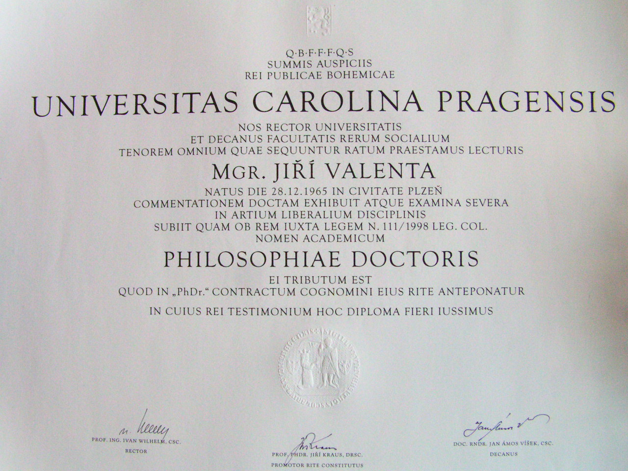 PhDr. UK Fakulta sociálních věd Praha 2004